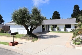 Building Photo - 28244 Trailriders Dr