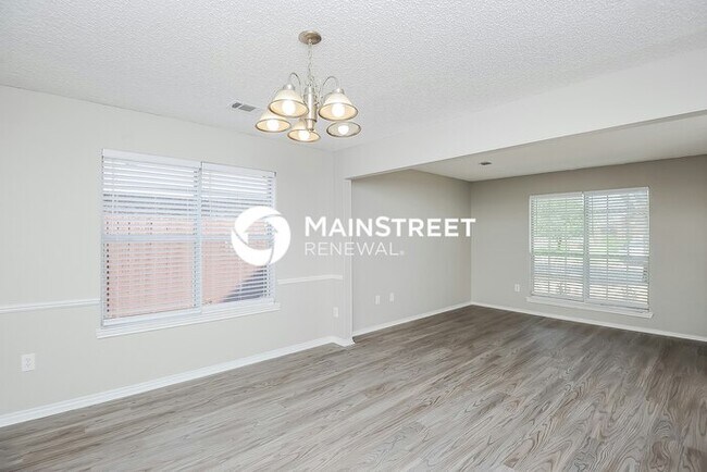 Building Photo - 4 Bedroom Pet-Friendly Home in Grand Prairie, TX with Main Street Renewal
