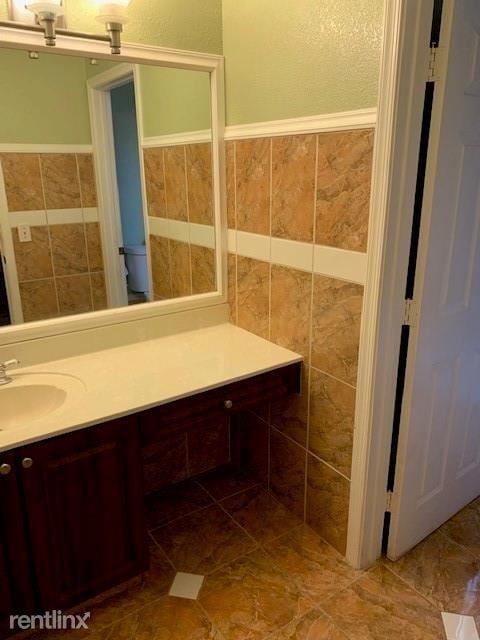 Building Photo - 4 br, 2.5 bath House - 11051 NW 46th Dr