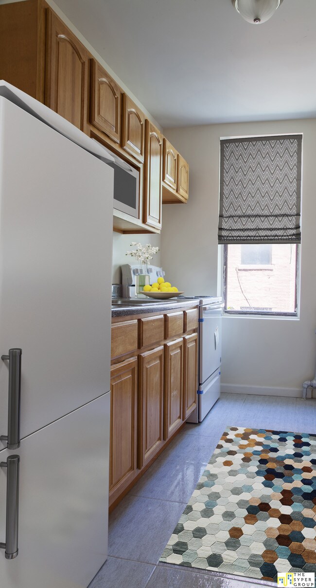 Foto del edificio - 553 Hinsdale St