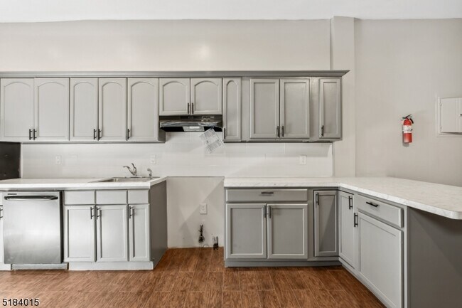 Foto del edificio - 169 Mt Prospect Ave