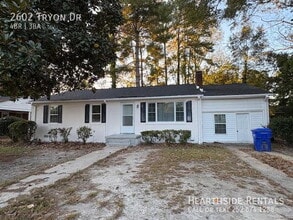 Building Photo - 2602 Tryon Dr