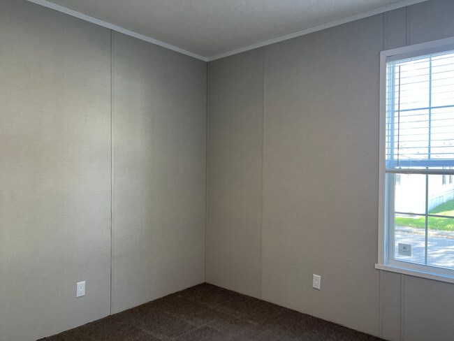 Foto del edificio - 2490 E Birch Dr
