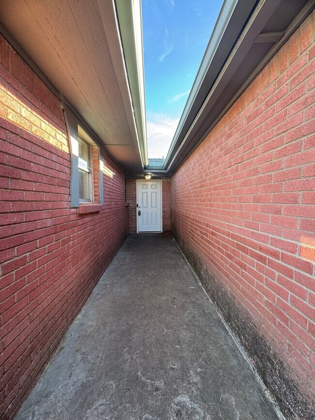 Foto del edificio - Great 5 beds 2.5 bath in Oklahoma City!