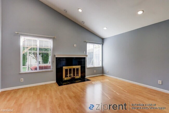 Foto del edificio - 4548 Donalbain Cir