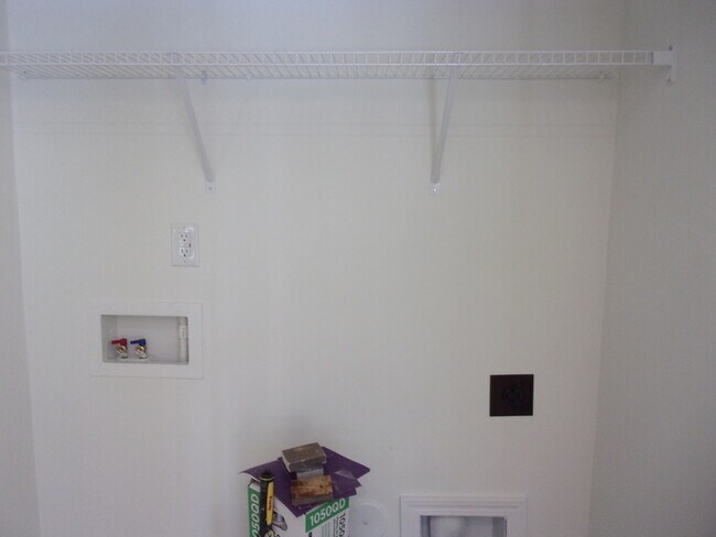 Foto del edificio - New Construction 2 Bedroom 1 Bath Apartment in Downtown Clover