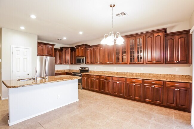 Building Photo - 7620 S 70th Ln
