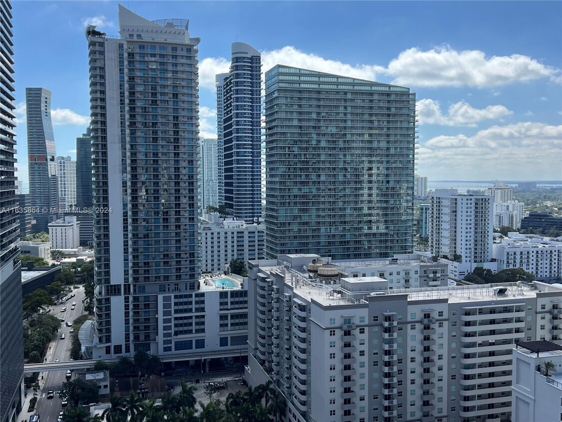 Foto principal - 1100S S Miami Ave