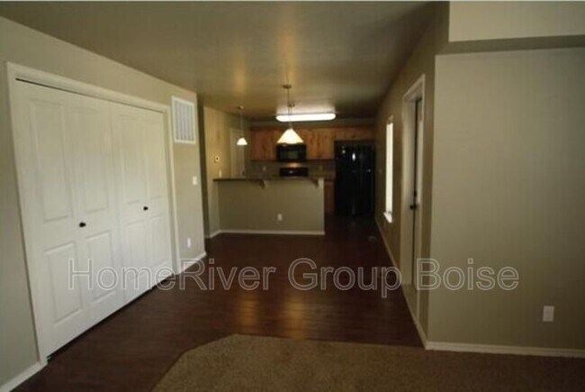 Foto del edificio - 6680 Irving St W