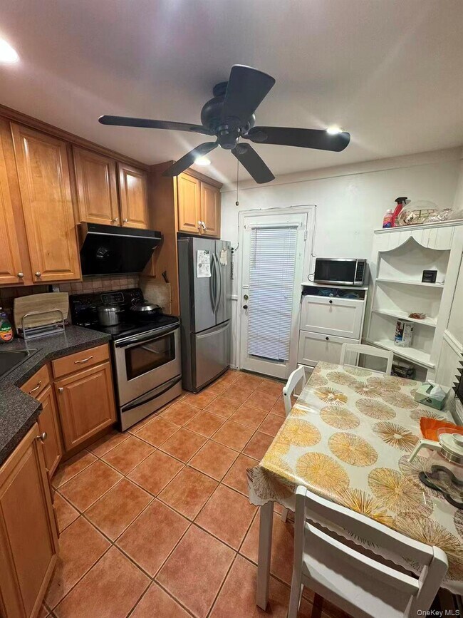 Building Photo - 17 Cove Ln