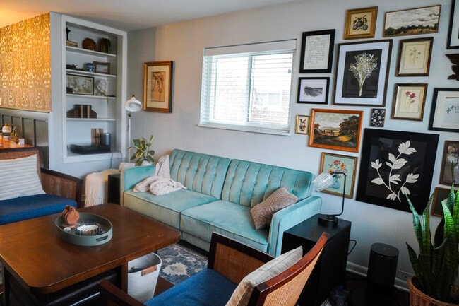 Photo - 10 Powhatton Dr House