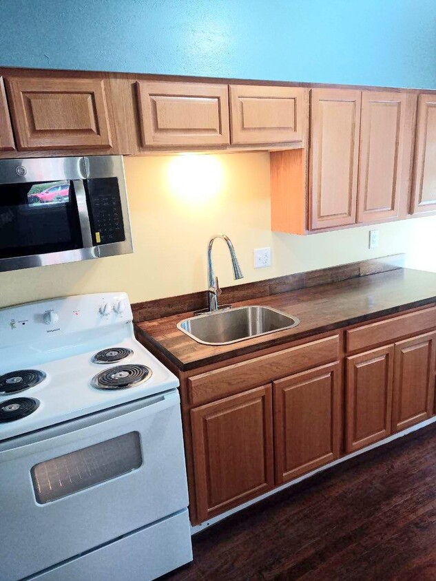 Primary Photo - 403 2nd St