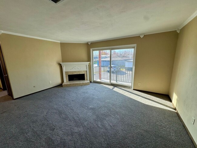 Building Photo - Updated 2BR Condo in Fox Meadows – New Flooring + Appliances