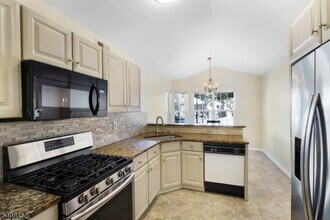 Building Photo - 12 Woodmont Dr