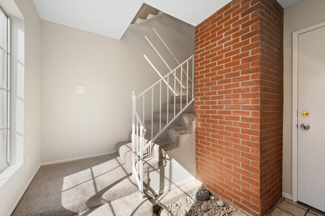 Building Photo - 1030 Ruberta Ave