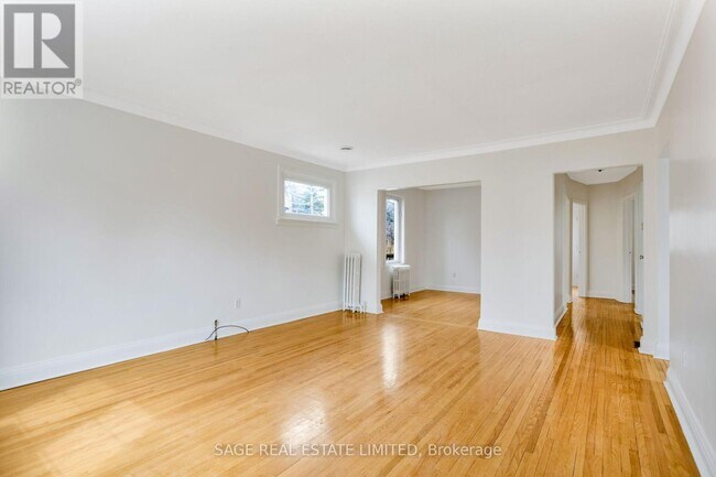 Photo du bâtiment - 71 Royalavon Crescent