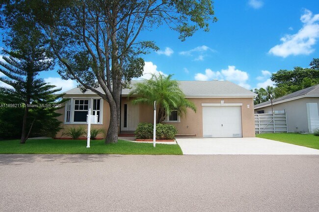 Building Photo - 14478 SW 139th Ave Cir W