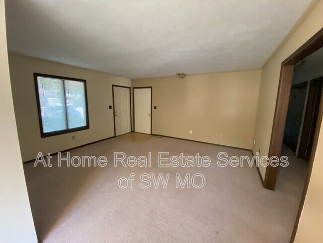 Foto del edificio - 513 E Latoka Ct