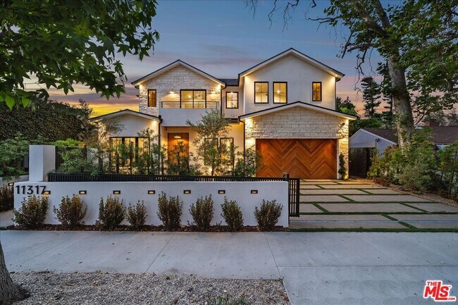 Foto del edificio - 11317 Valley Spring Ln