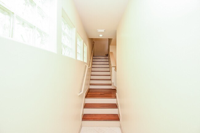 Foto del edificio - 953 Yale St