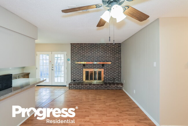 Building Photo - 2614 Chevy Chase Dr