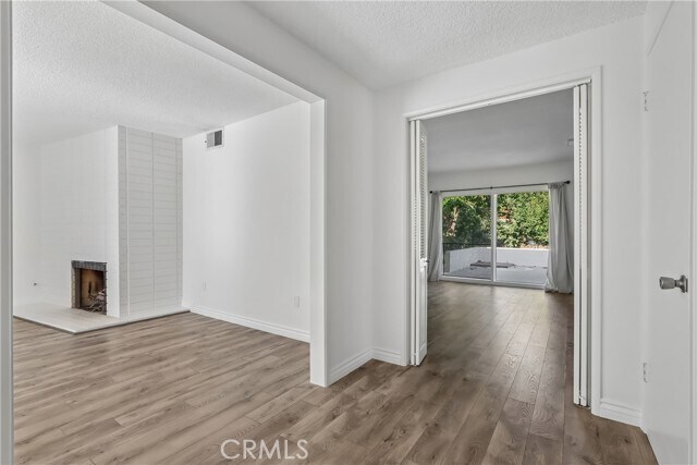 Foto del edificio - 1184 Lyndhurst Dr