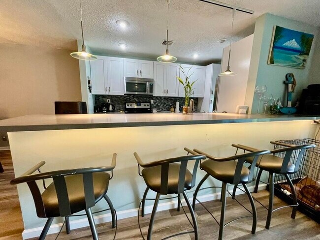 Foto del edificio - 14639 Canalview Dr
