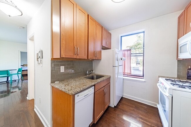 Photo - 42 Van Wagenen Ave House