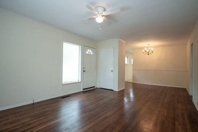 Building Photo - 175 Habersham Way