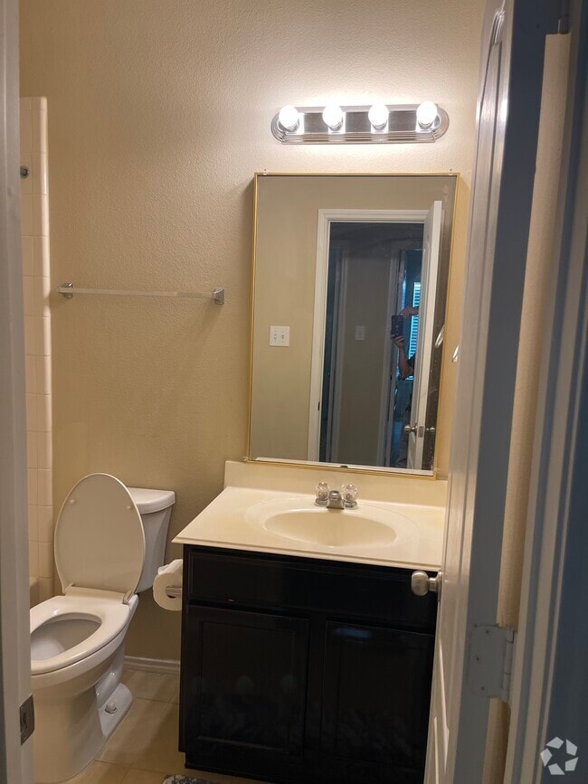 Building Photo - 7911 Branson Park Ln