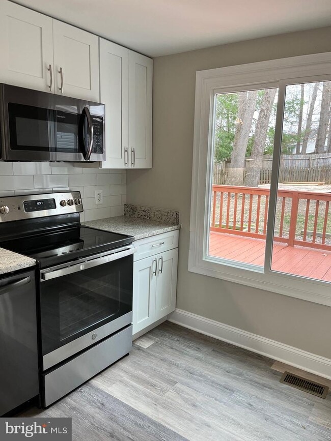 Building Photo - 2 Rosewood St