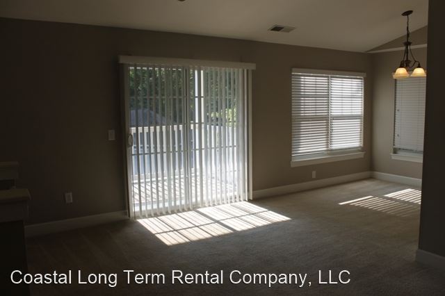 Building Photo - 3 br, 3 bath House - 67 Summerfield Ct. #621