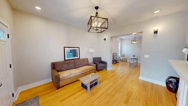 Foto del edificio - 449 Wilson Ave