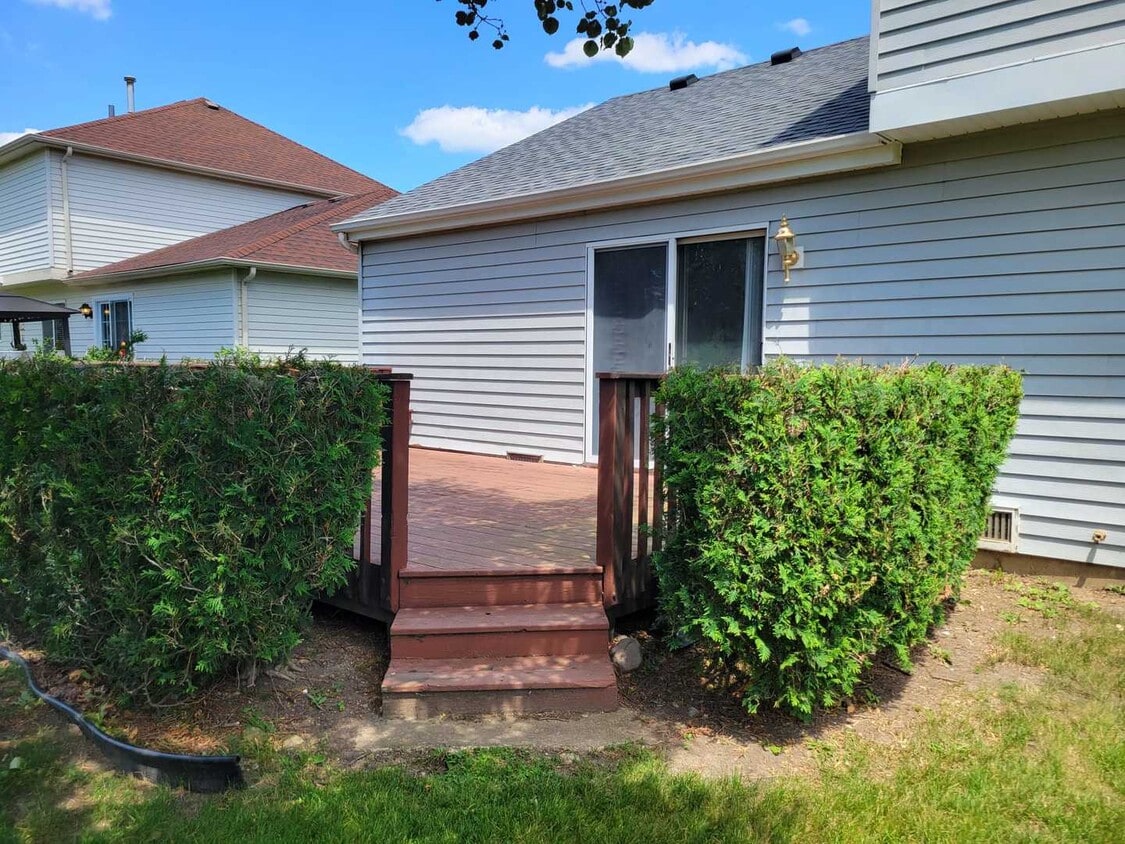 Building Photo - 242 Stafford Dr