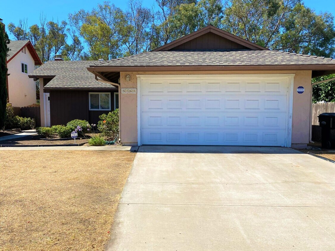 Foto principal - Charming Mira Mesa Home for Rent
