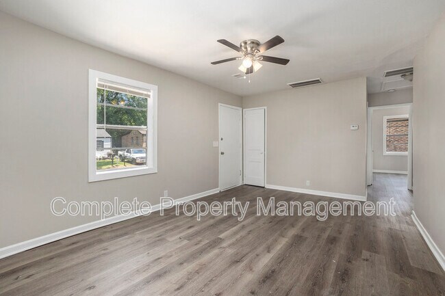 Foto del edificio - 4625 Grasselli Blvd SW