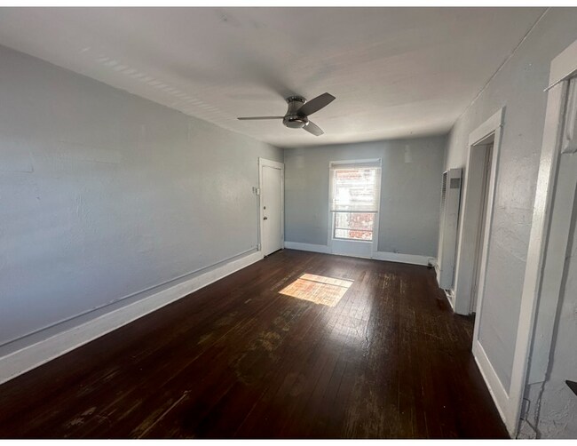 Foto del edificio - 2033 E 4th St