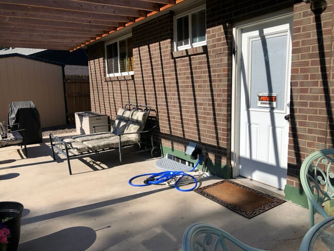 Building Photo - 4 S Gay Dr