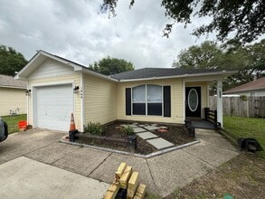 Building Photo - 1046 Simpson St