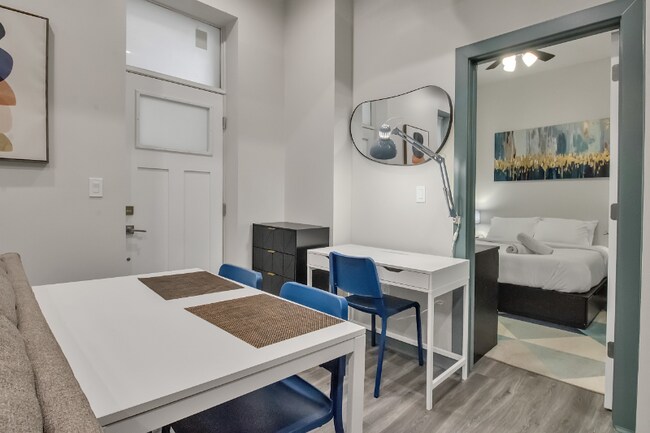 Foto del edificio - 36 E Utica St