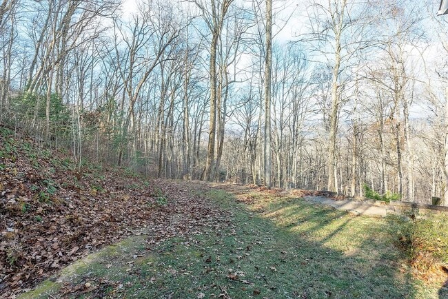 Foto del edificio - 781 Parker Farm Rd