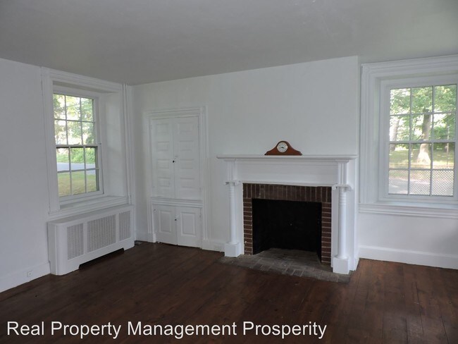 Building Photo - 3 br, 1.5 bath House - 15 Old Locust Ave
