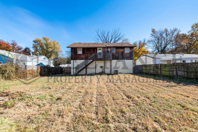 Foto del edificio - 4557 S Oak Ave