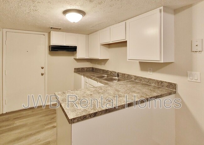 Building Photo - 7201 Arlington Expy