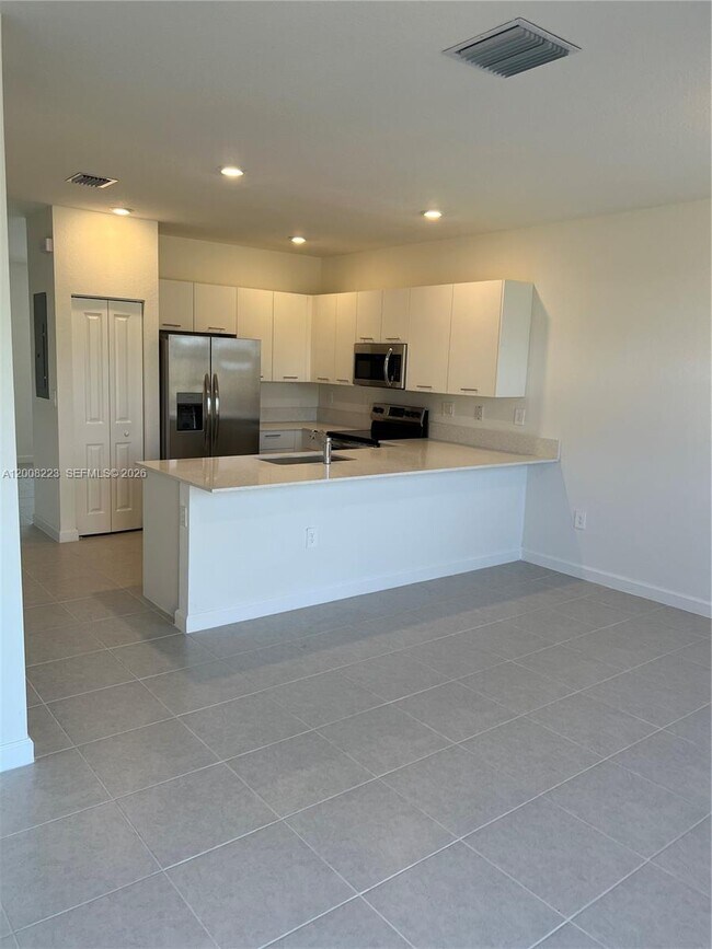Foto del edificio - 12436 NW 23rd Ct