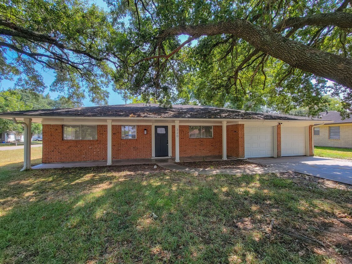 320 Sands St, Angleton, TX 77515 House Rental in Angleton, TX