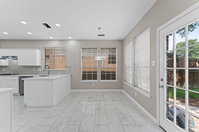 Foto del edificio - 15306 Goodman St