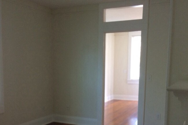 Bed - 5500 Annunciation St