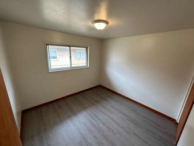 Foto del edificio - 7731 W Hampton Ave
