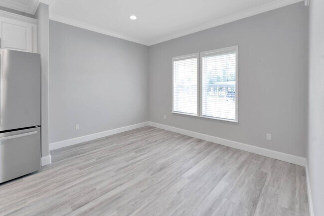 Foto del edificio - 3266 Walden Shores Blvd
